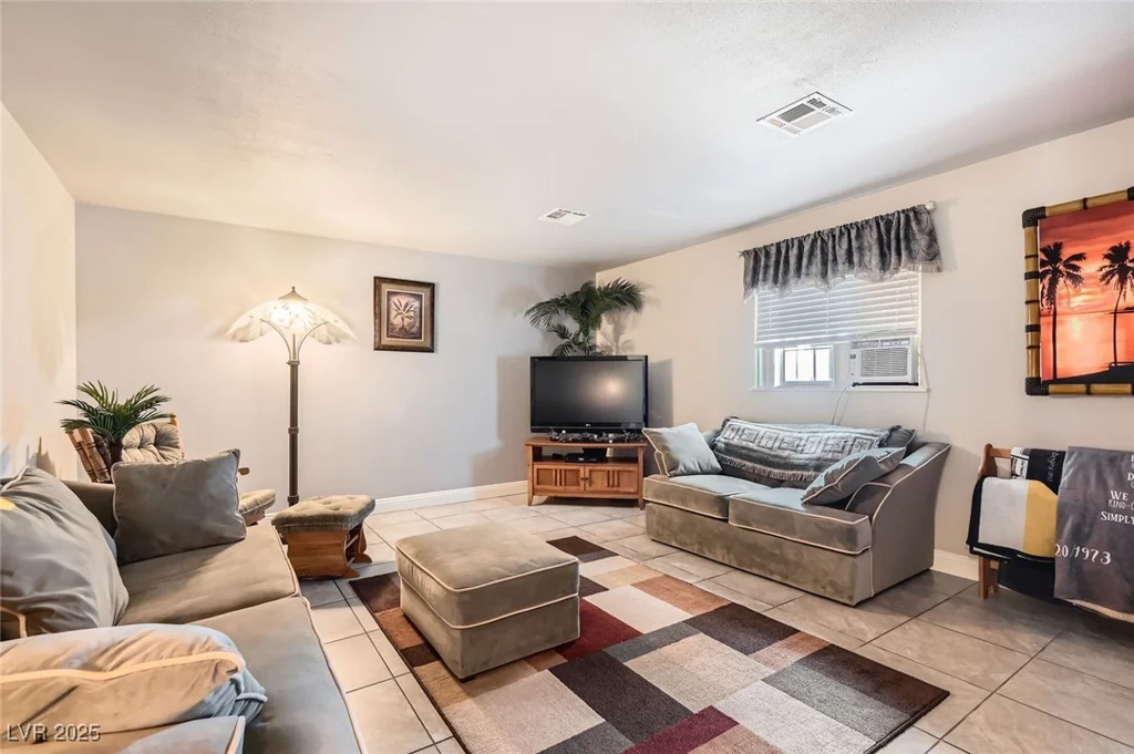 4605 Exposition, Las Vegas, NV 89102