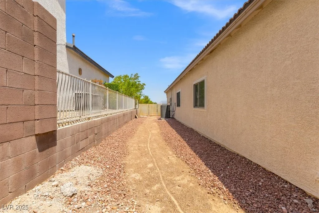 10537 Haileville, Las Vegas, NV 89129
