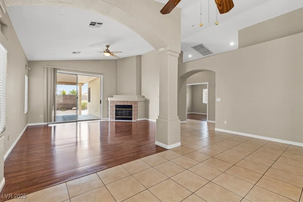 10537 Haileville, Las Vegas, NV 89129