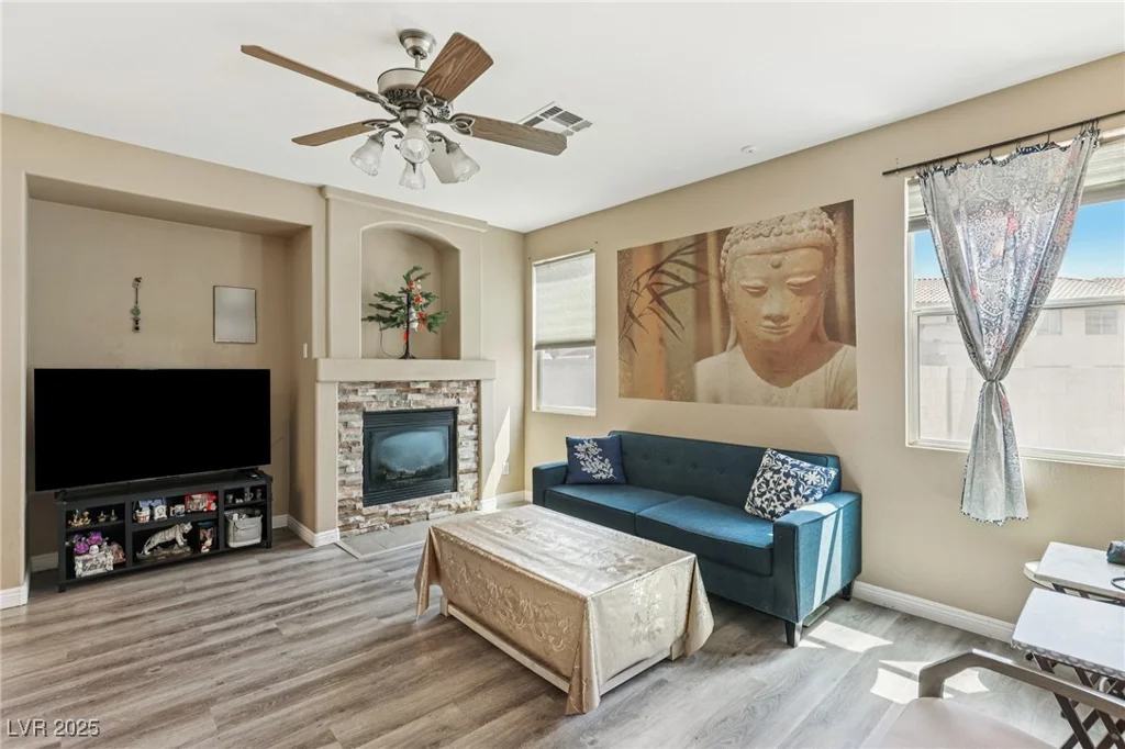 1172 Sloan, Las Vegas, NV 89110
