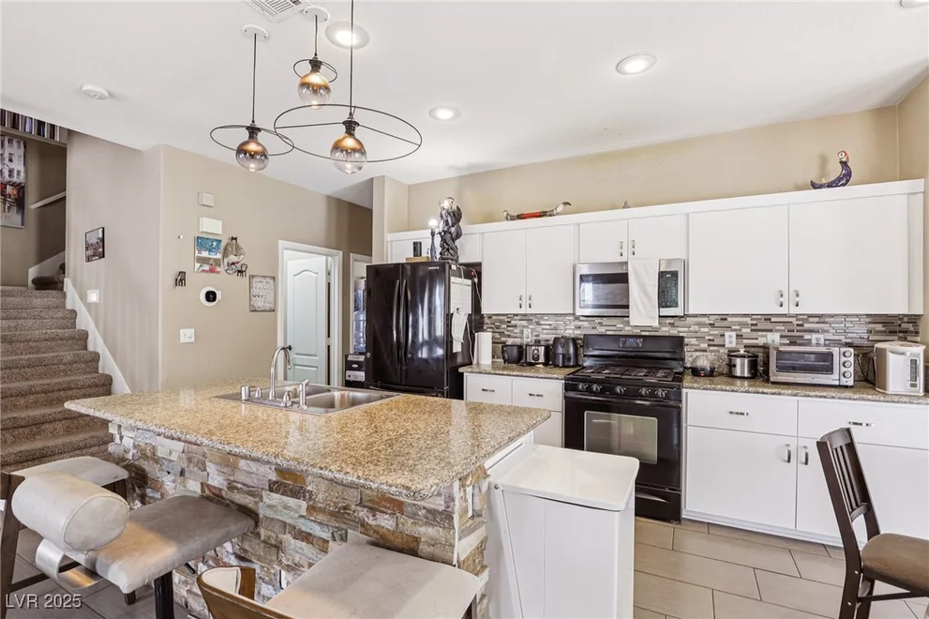 1172 Sloan, Las Vegas, NV 89110