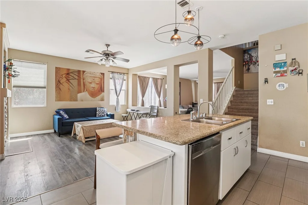 1172 Sloan, Las Vegas, NV 89110