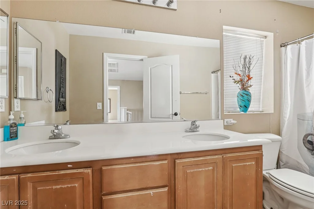 1172 Sloan, Las Vegas, NV 89110