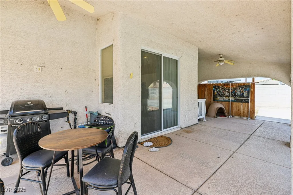1172 Sloan, Las Vegas, NV 89110