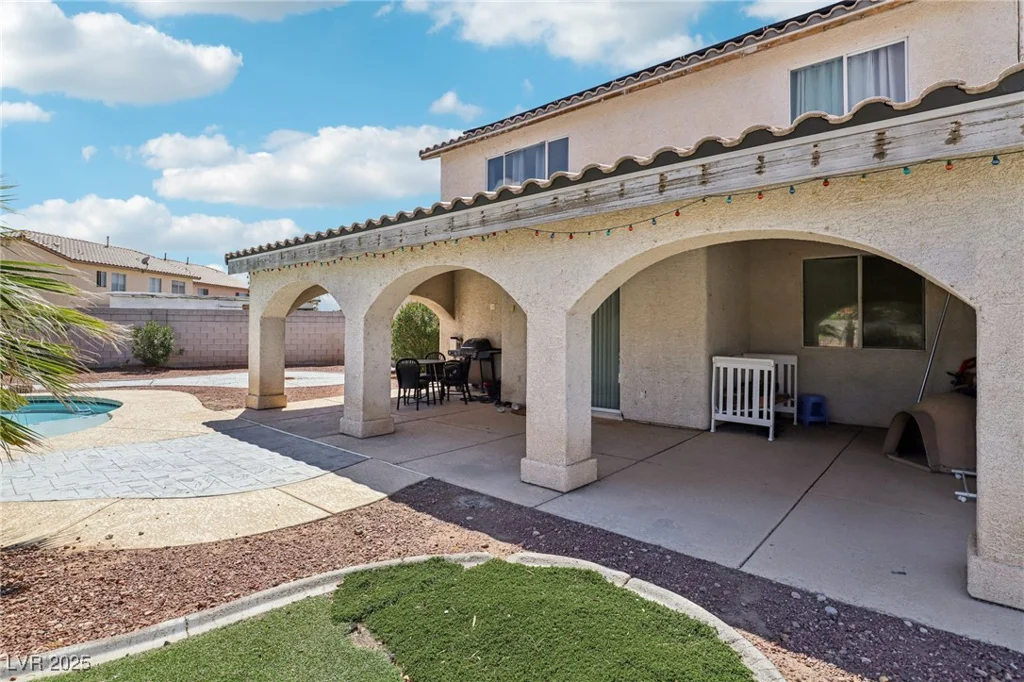 1172 Sloan, Las Vegas, NV 89110