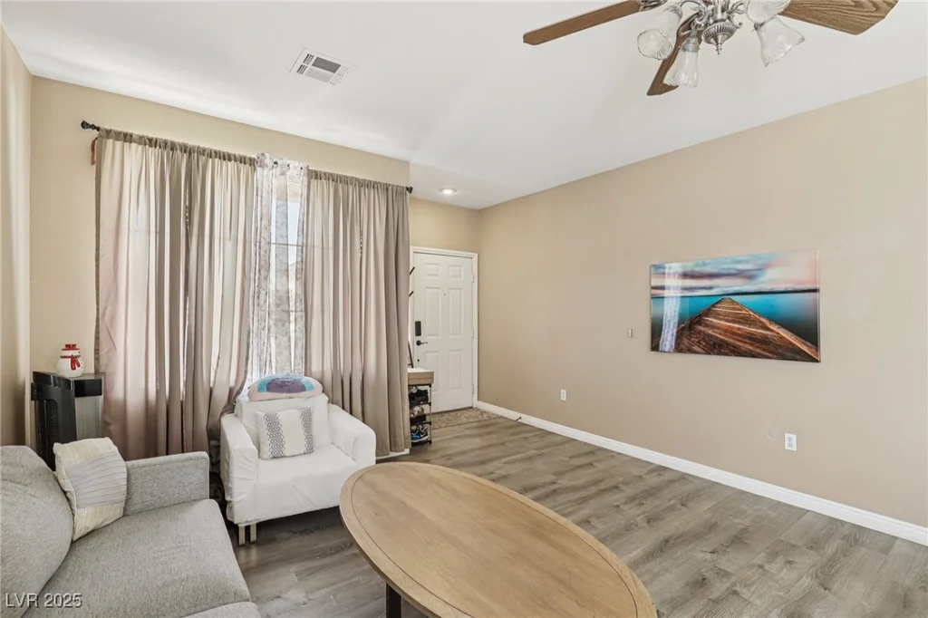 1172 Sloan, Las Vegas, NV 89110