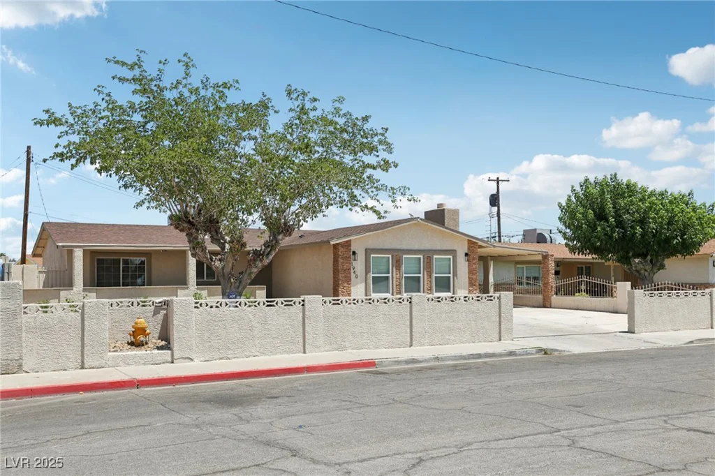 1940 Lexington, Las Vegas, NV 89106