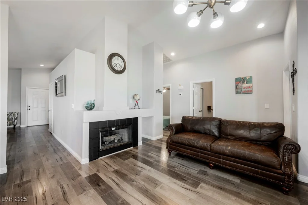 6552 Sweetzer, Las Vegas, NV 89108