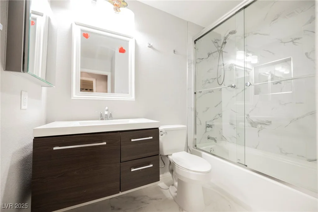 6552 Sweetzer, Las Vegas, NV 89108