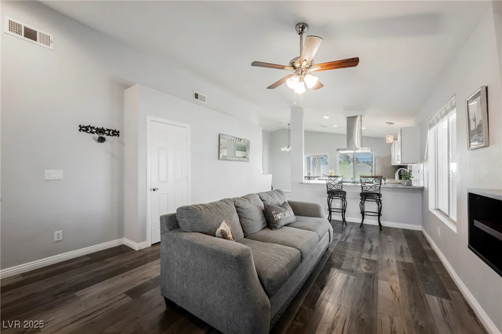 6552 Sweetzer, Las Vegas, NV 89108