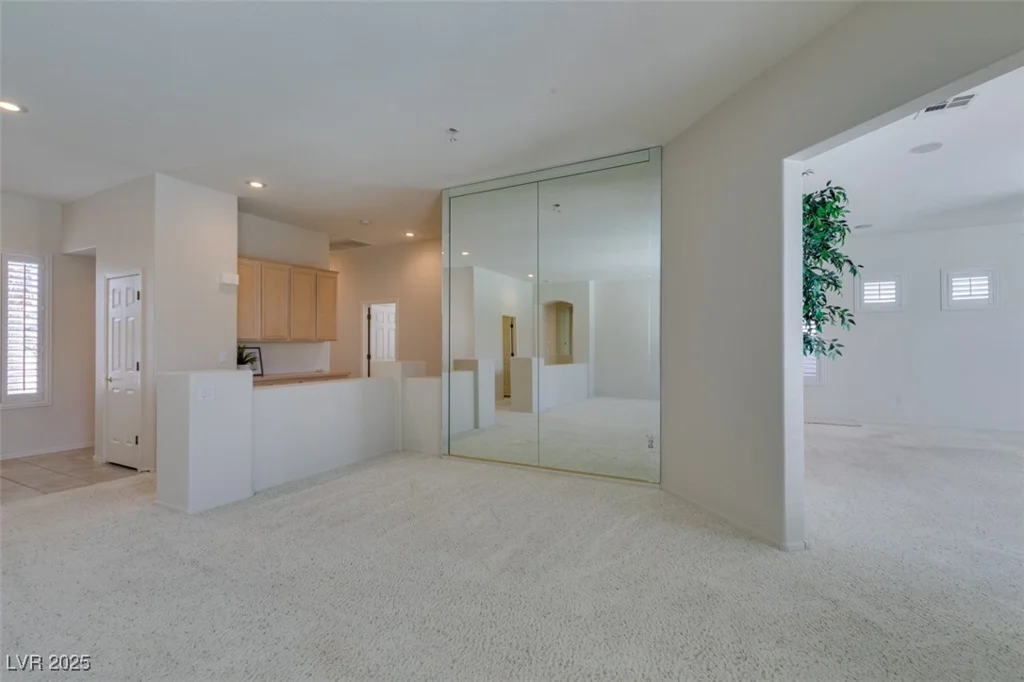 1414 Doggett, Las Vegas, NV 89123