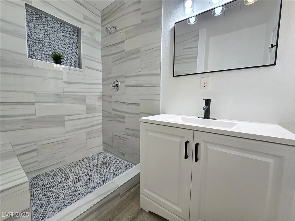 4324 El Conlon, Las Vegas, NV 89102