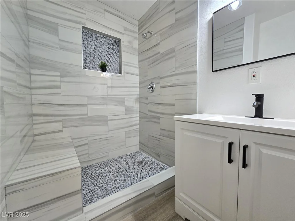 4324 El Conlon, Las Vegas, NV 89102