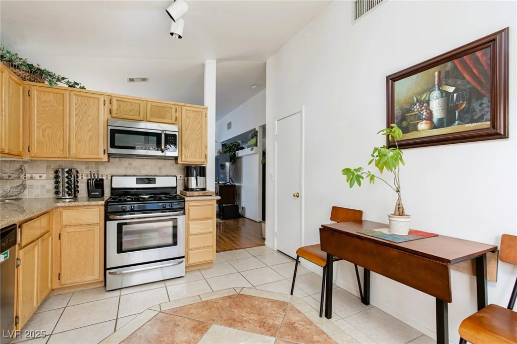 8468 Gilmore, Las Vegas, NV 89129