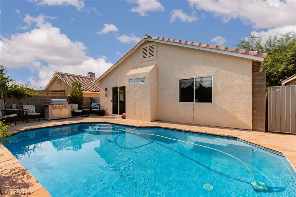 8468 Gilmore, Las Vegas, NV 89129