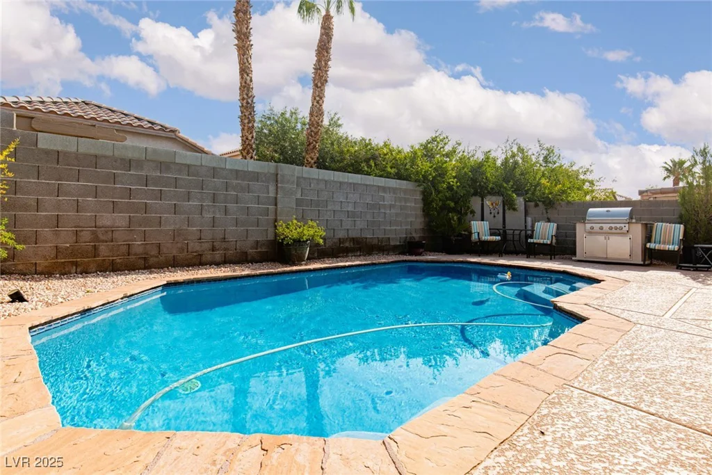 8468 Gilmore, Las Vegas, NV 89129