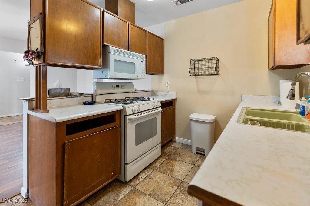 7221 Alta, Las Vegas, NV 89145