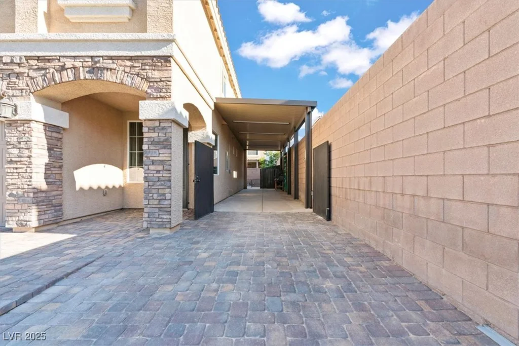 5697 Brimstone Hill, Las Vegas, NV 89141