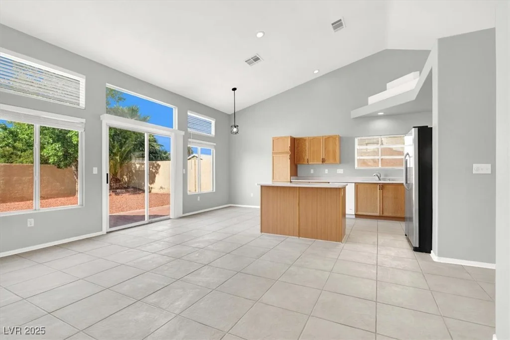 7737 White Grass, Las Vegas, NV 89131