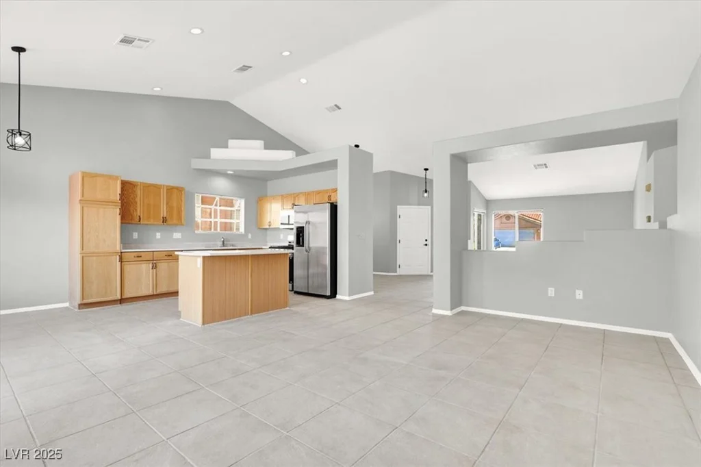 7737 White Grass, Las Vegas, NV 89131