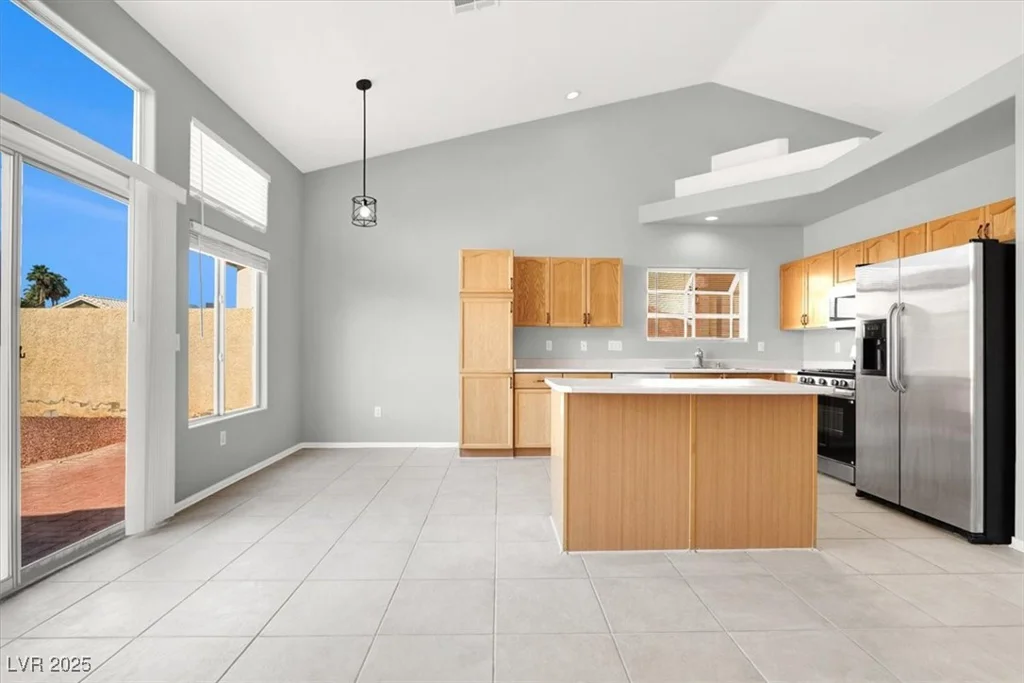 7737 White Grass, Las Vegas, NV 89131