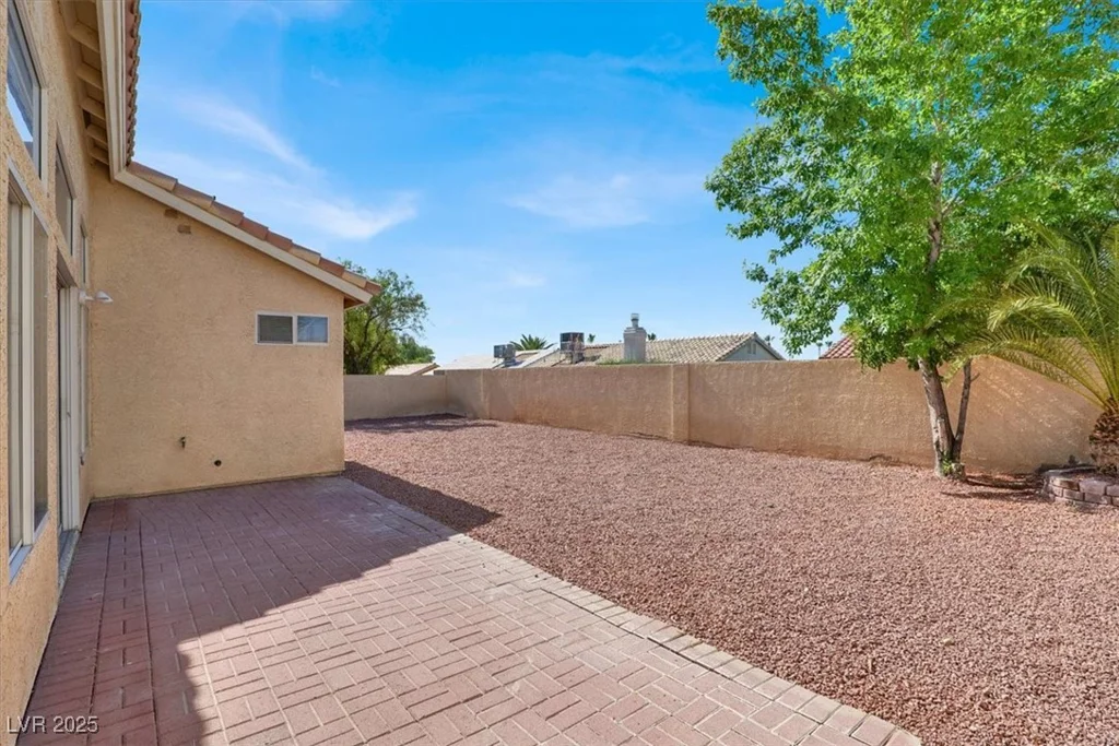 7737 White Grass, Las Vegas, NV 89131