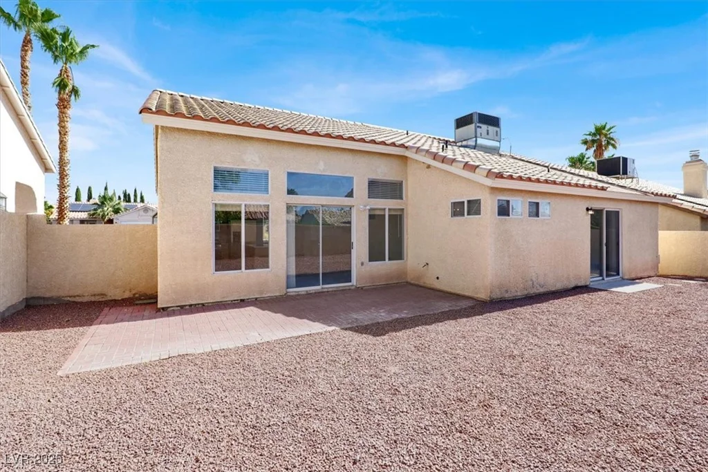 7737 White Grass, Las Vegas, NV 89131