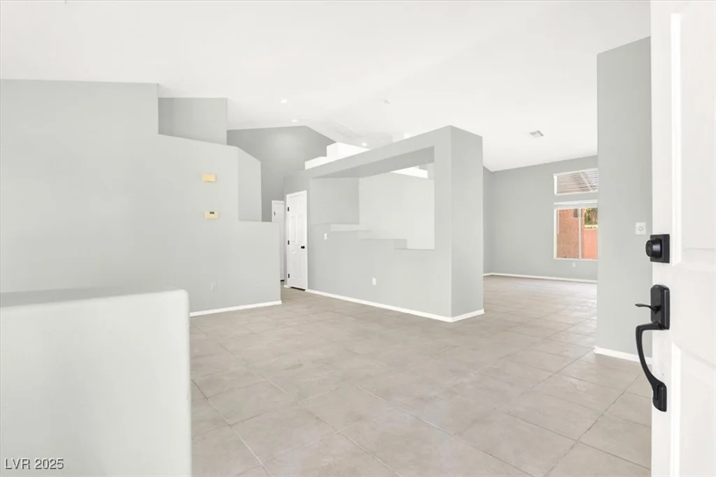 7737 White Grass, Las Vegas, NV 89131