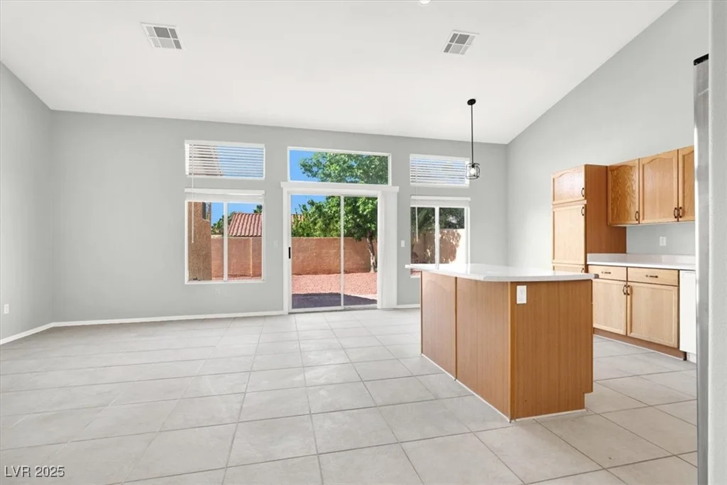7737 White Grass, Las Vegas, NV 89131