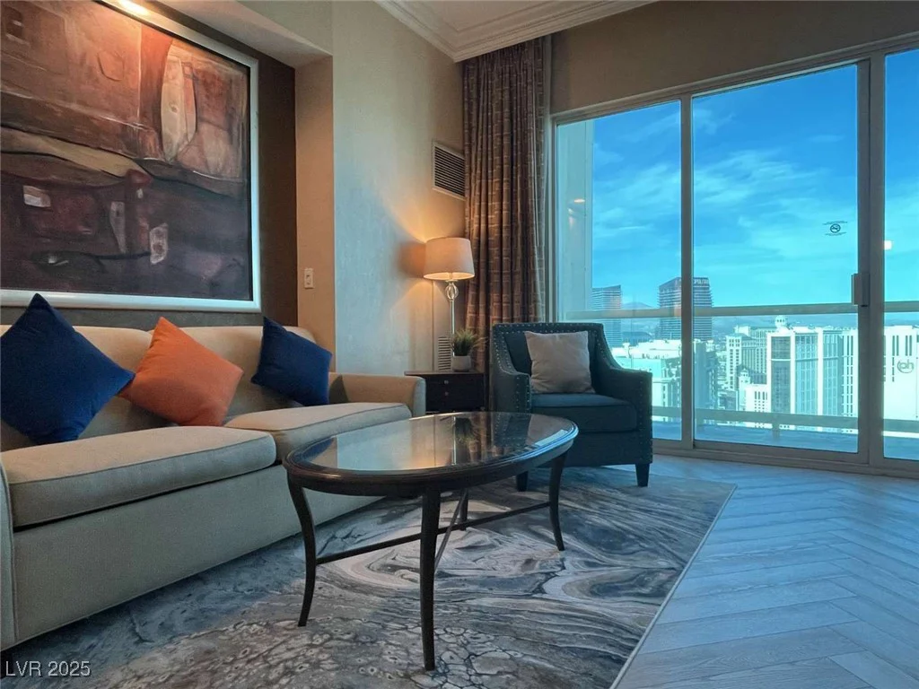 145 Harmon, Las Vegas, NV 89109