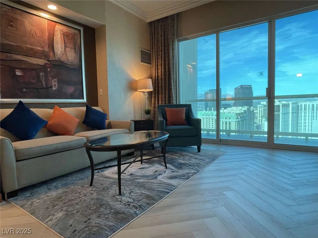 145 Harmon, Las Vegas, NV 89109