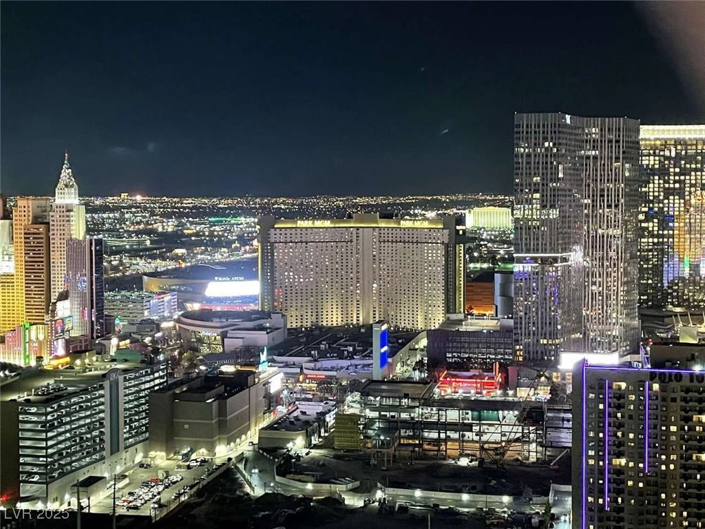145 Harmon, Las Vegas, NV 89109