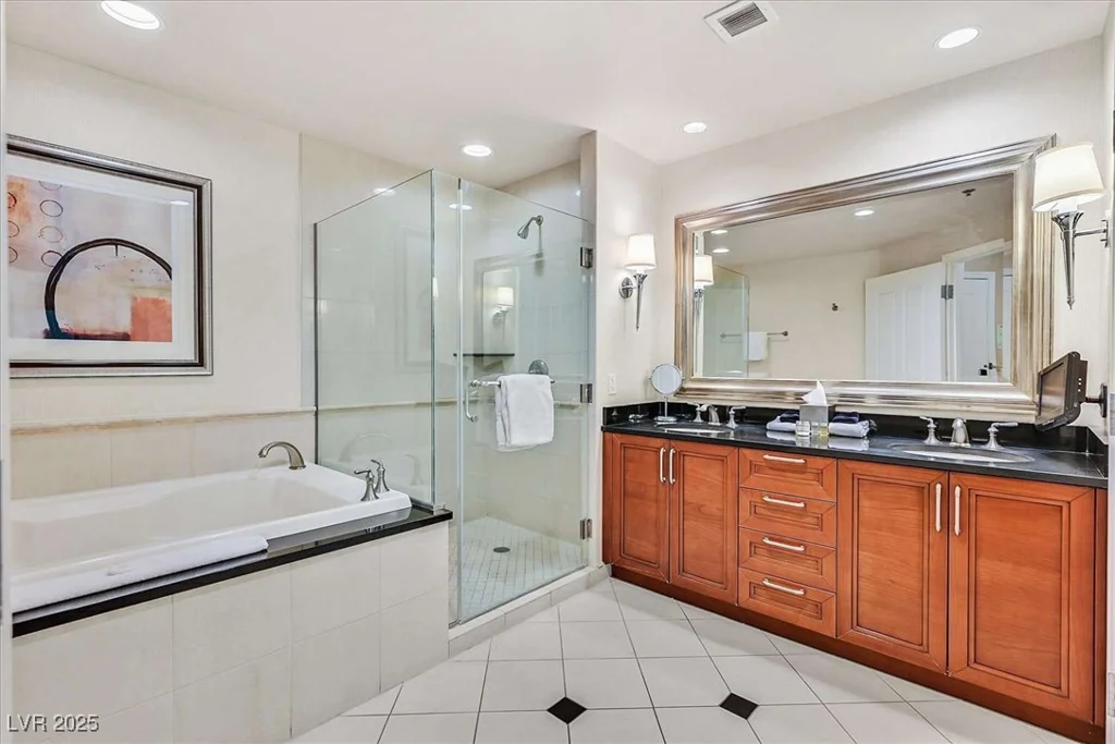 145 Harmon, Las Vegas, NV 89109