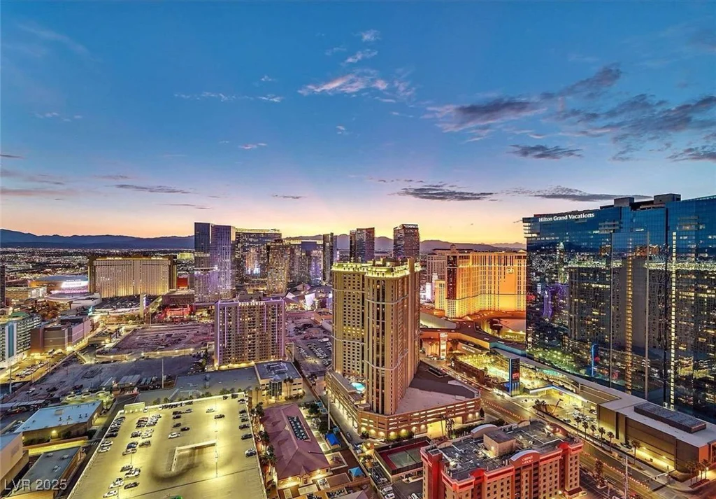 145 Harmon, Las Vegas, NV 89109