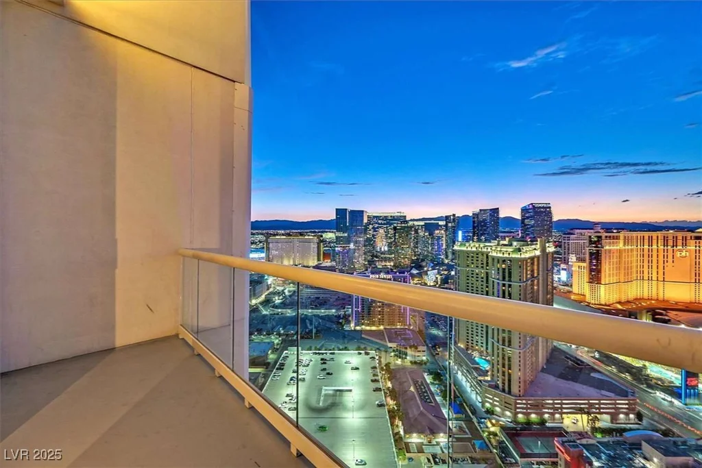 145 Harmon, Las Vegas, NV 89109
