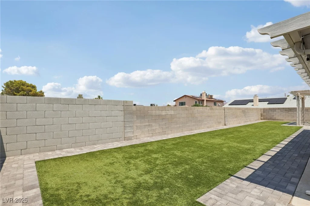 855 Vermillion, Henderson, NV 89002