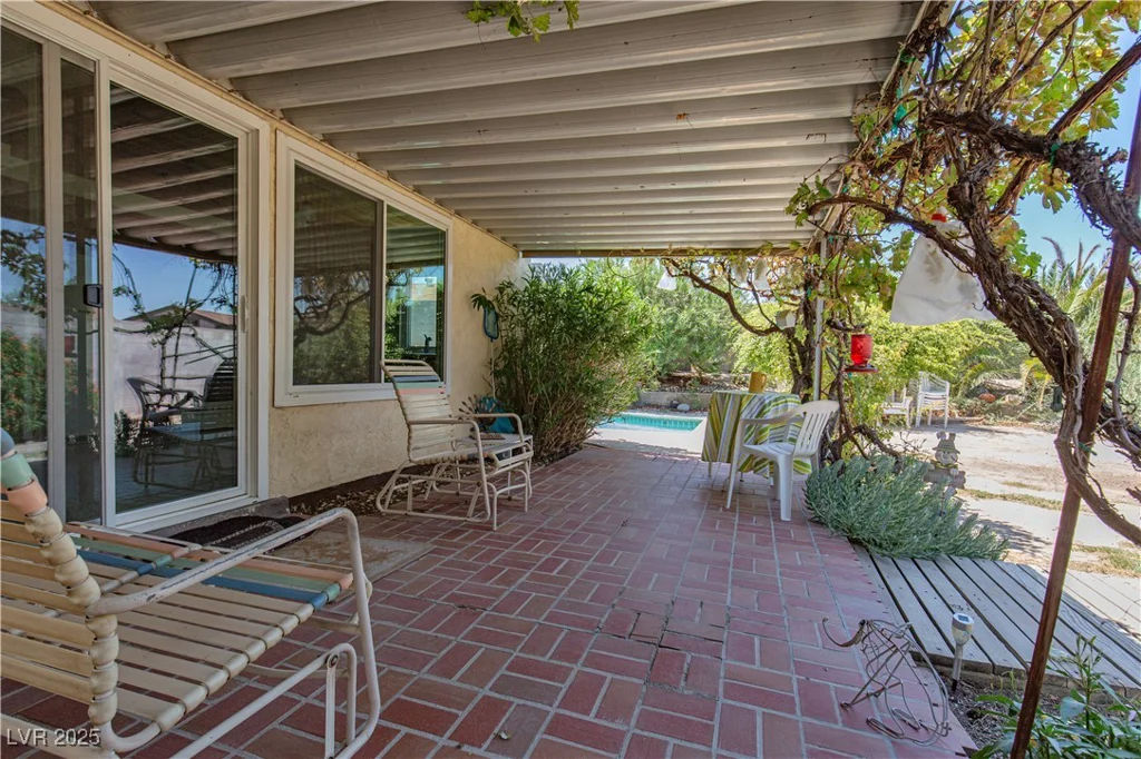 2157 McCoig, Las Vegas, NV 89119