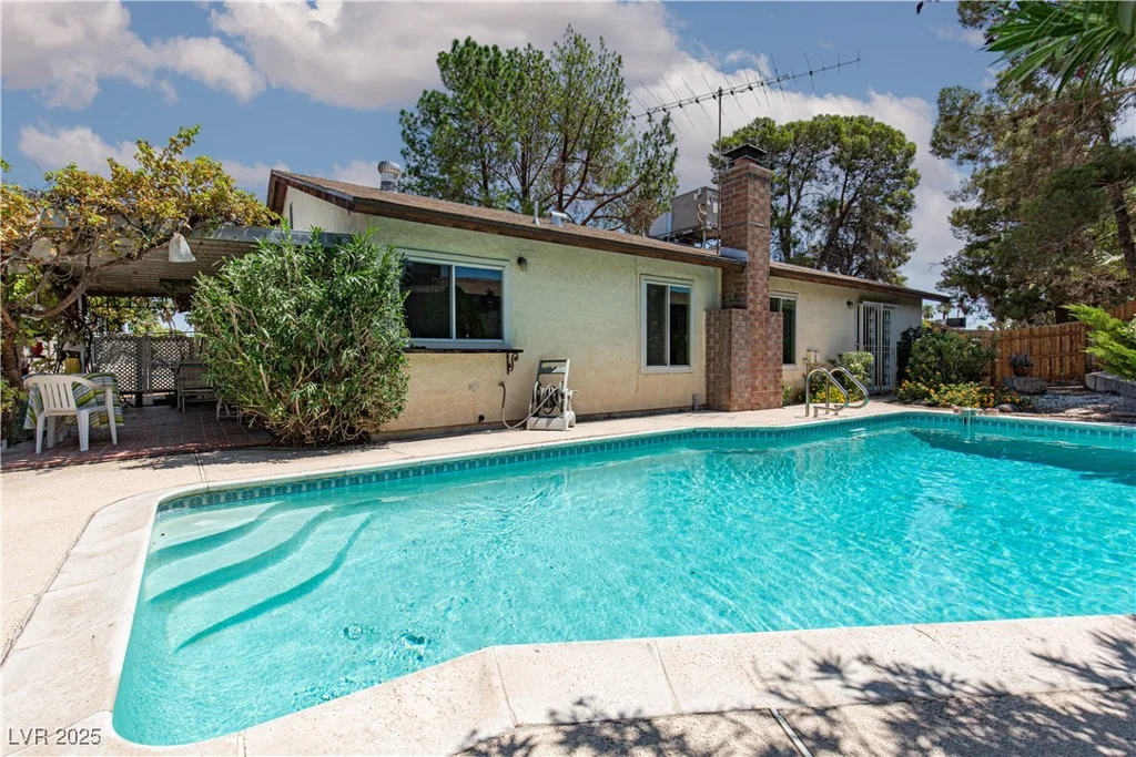 2157 McCoig, Las Vegas, NV 89119