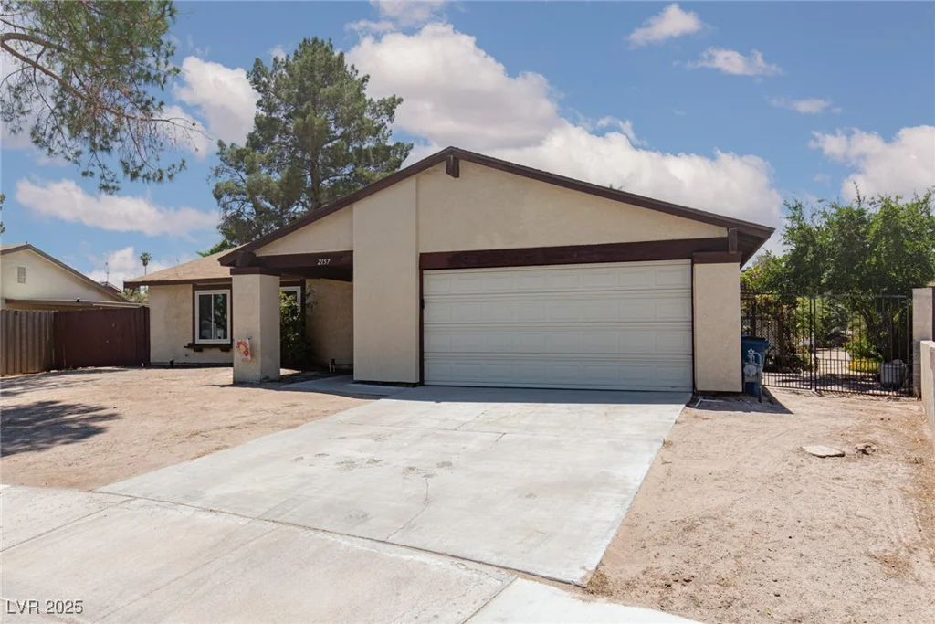 2157 McCoig, Las Vegas, NV 89119
