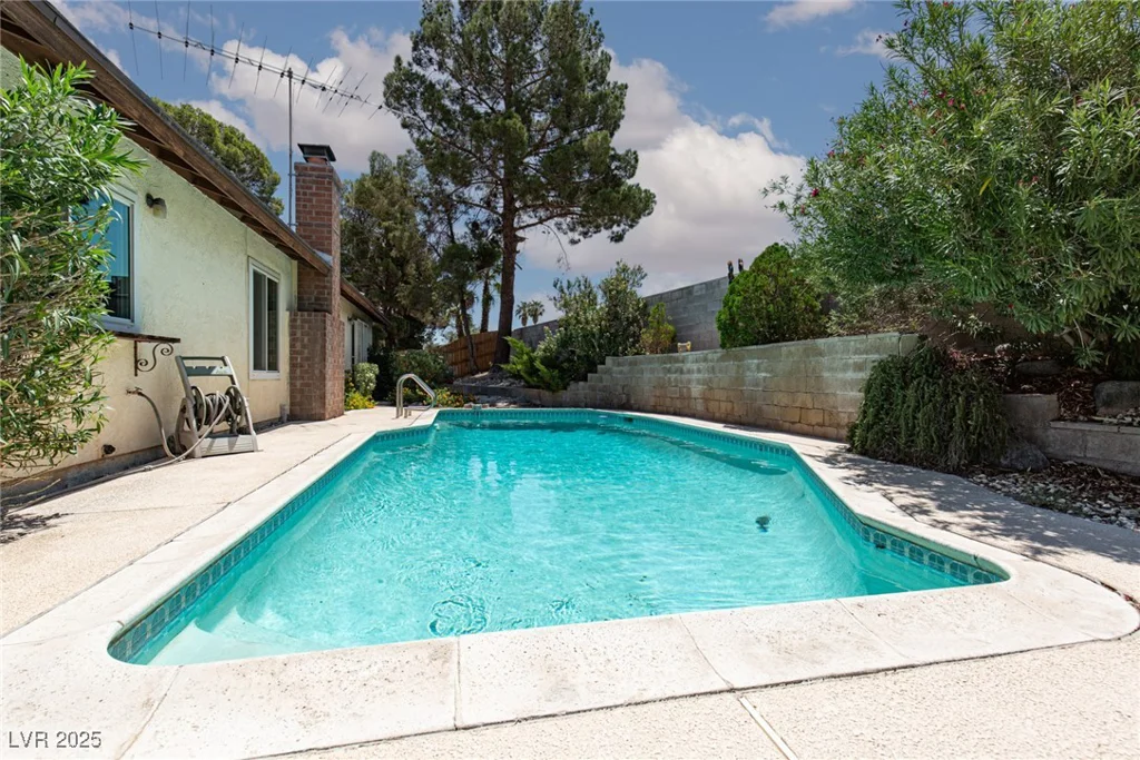 2157 McCoig, Las Vegas, NV 89119