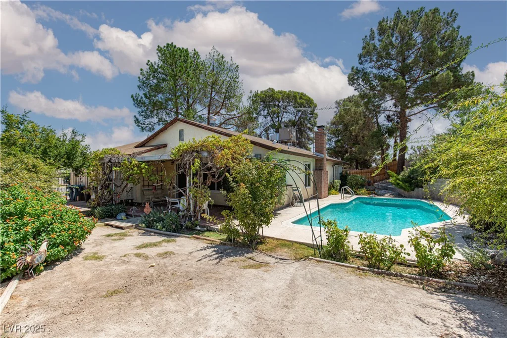 2157 McCoig, Las Vegas, NV 89119