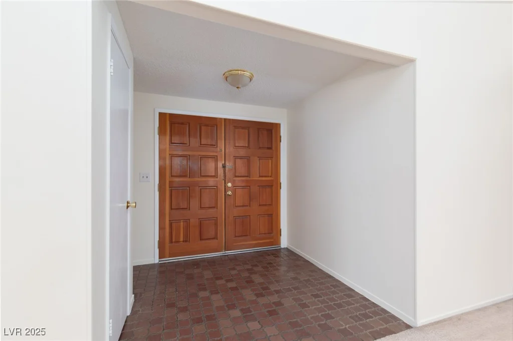 2157 McCoig, Las Vegas, NV 89119