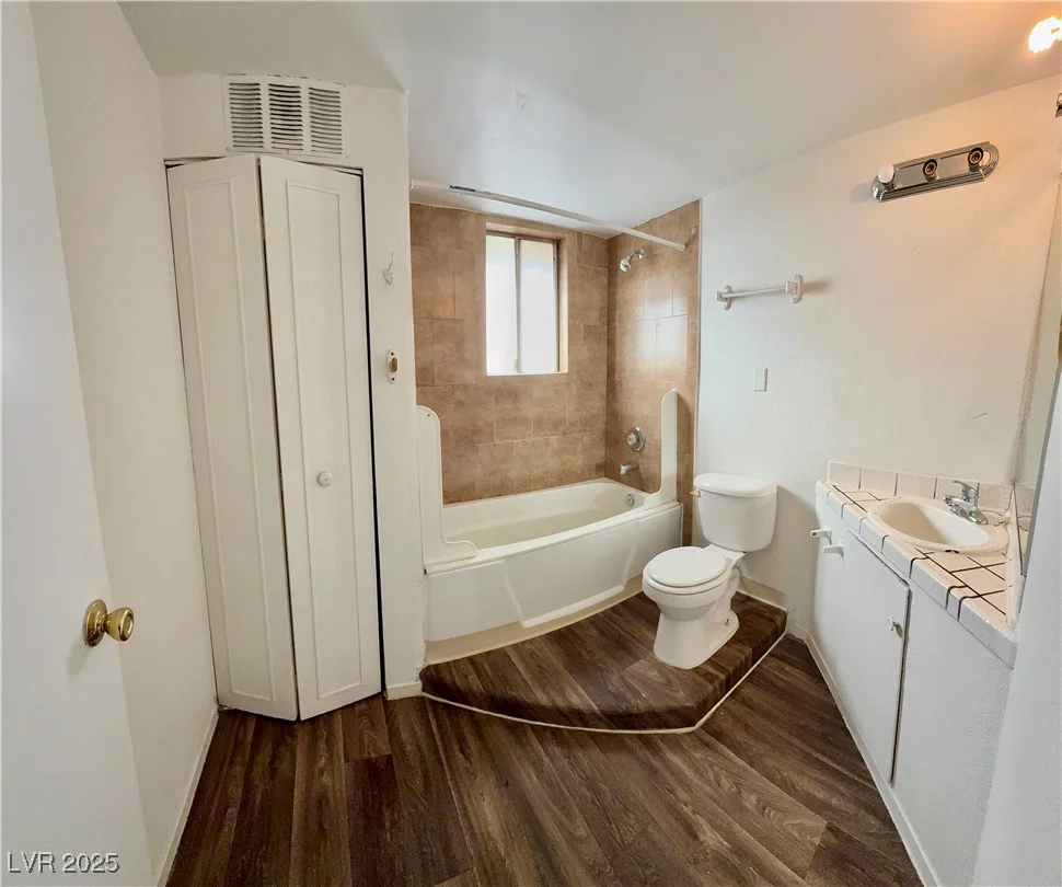 913 Bonita, Las Vegas, NV 89104