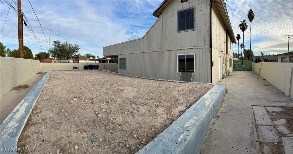 913 Bonita, Las Vegas, NV 89104