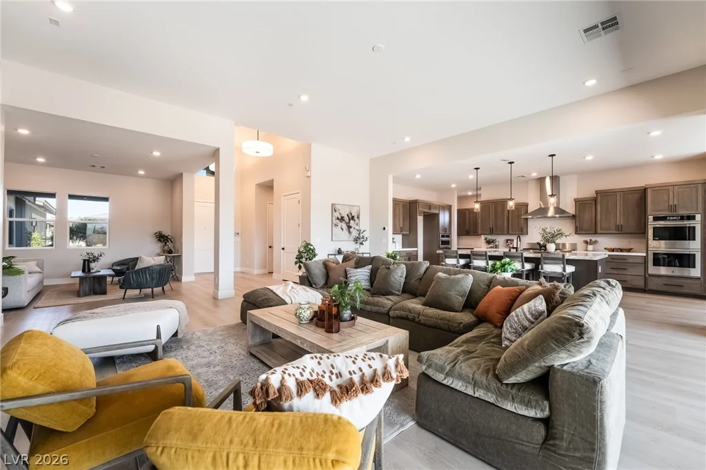 9261 Fountain Creek, Las Vegas, NV 89139
