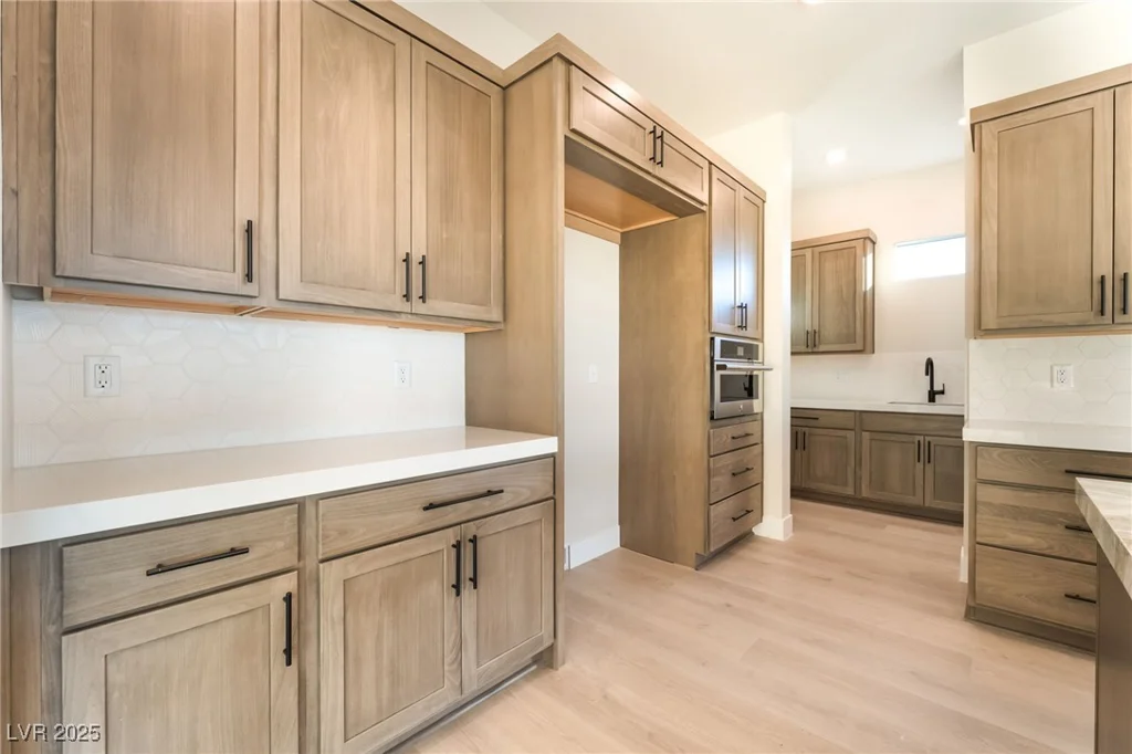 9261 Fountain Creek, Las Vegas, NV 89139