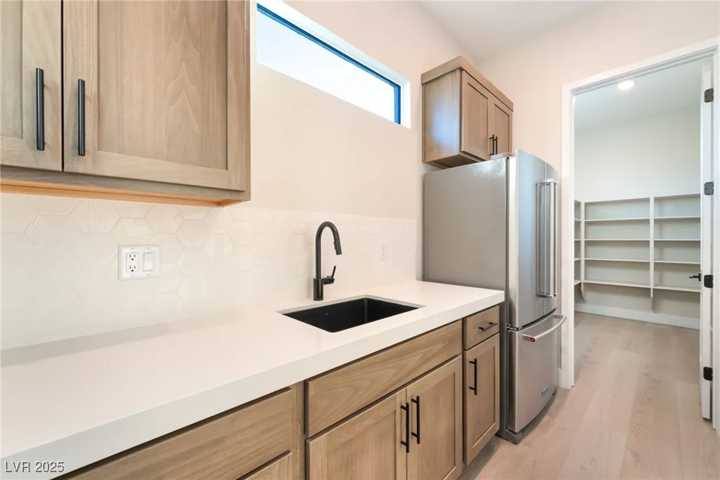 9261 Fountain Creek, Las Vegas, NV 89139