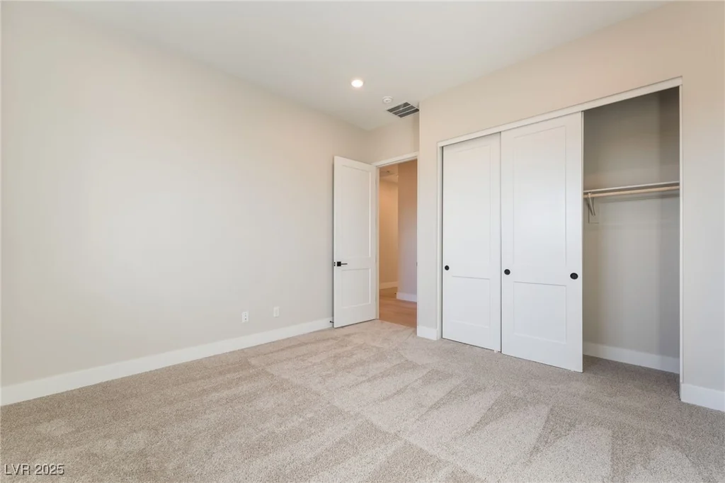 9261 Fountain Creek, Las Vegas, NV 89139