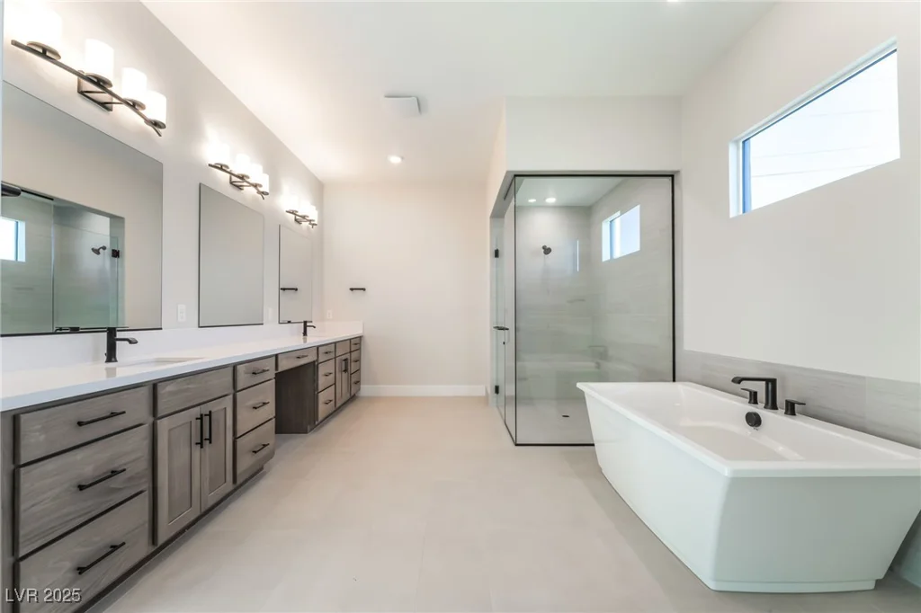 9261 Fountain Creek, Las Vegas, NV 89139