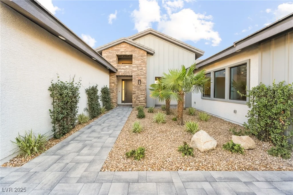 9261 Fountain Creek, Las Vegas, NV 89139